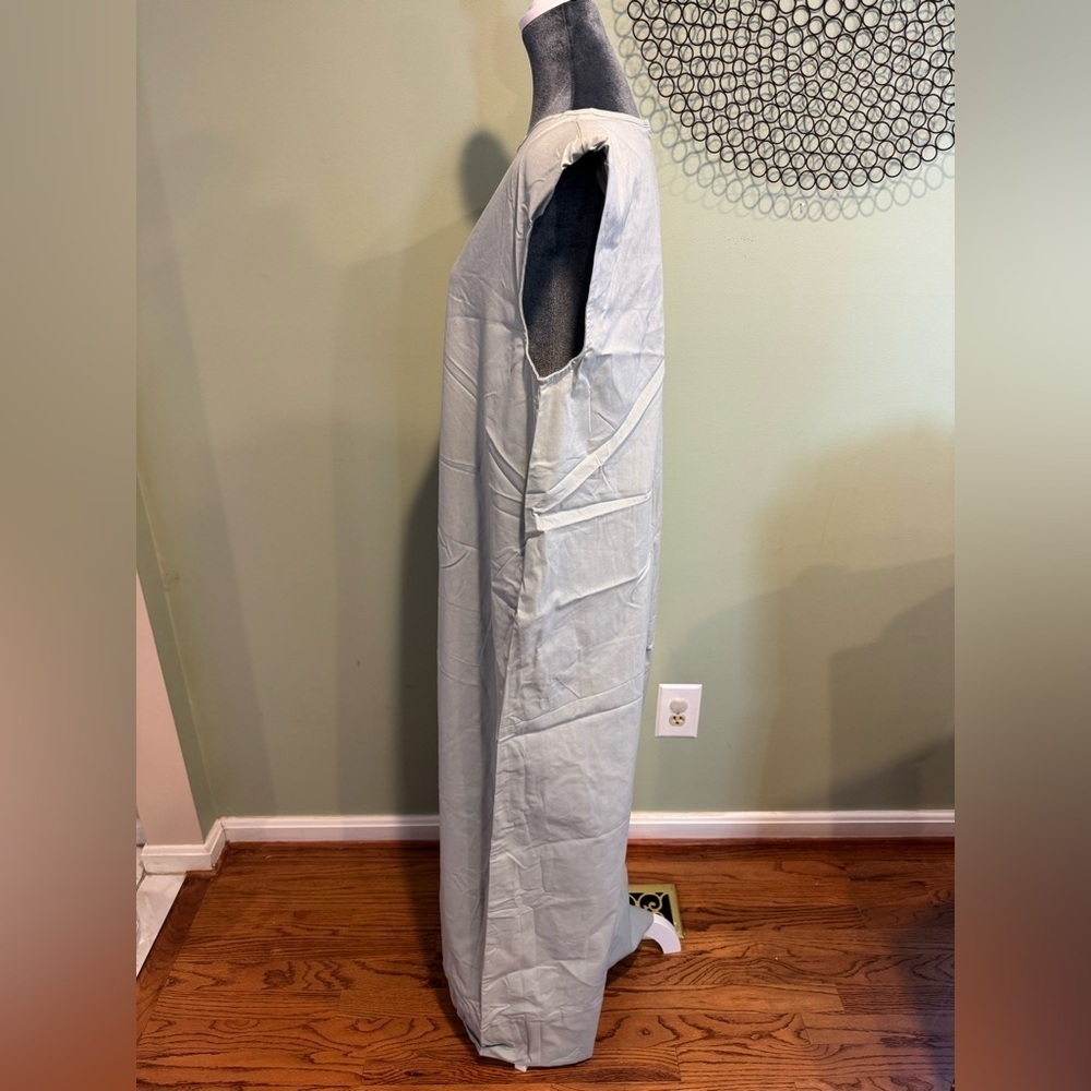 Uoozee gray Linen jump suit. With pockets and shoulder pads. Size Large - Picture 2 of 7